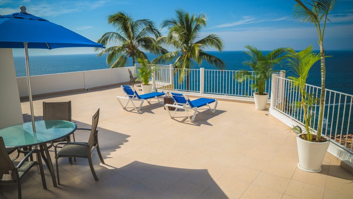 Comment entretenir une terrasse en fonction de son type de matériau ?